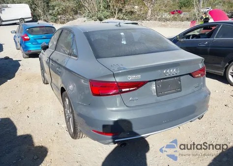 2017 Audi A3 2.0T Premium из США, поврежденный, VIN WAUB8GFF8H1026256